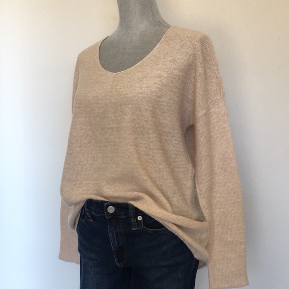 NWT GAP Shimmery Leggings-friendly Hi-lo Hem Pullover Sweater, size Medium ⭐️ - Picture 5 of 15